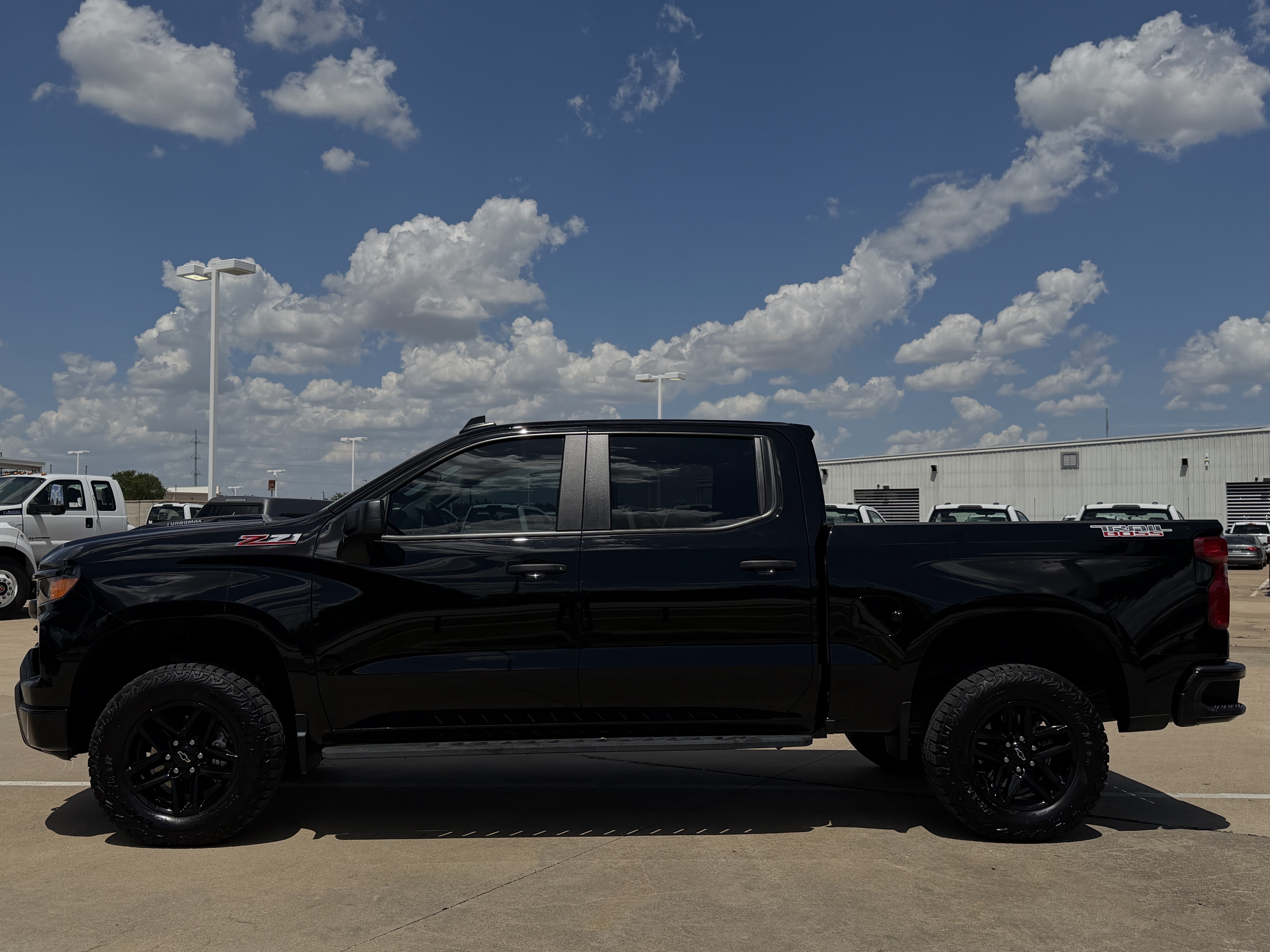 Used 2026 Chevrolet Silverado 1500 Custom Trail Boss AWD/4WD image 4