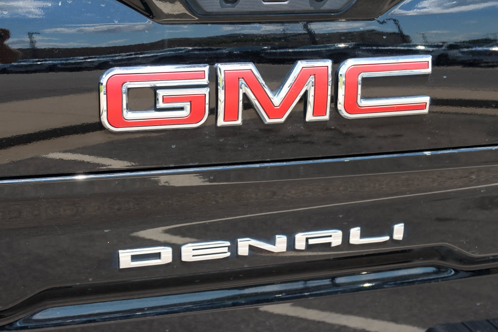 Used 2023 GMC Sierra 1500 Denali w/ Denali Reserve Package AWD/4WD image 10