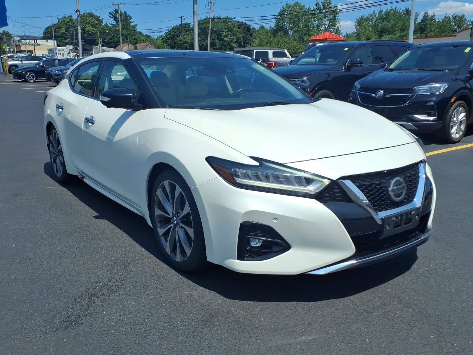 Used 2021 Nissan Maxima Platinum w/ Sport Mat Group FWD image 3