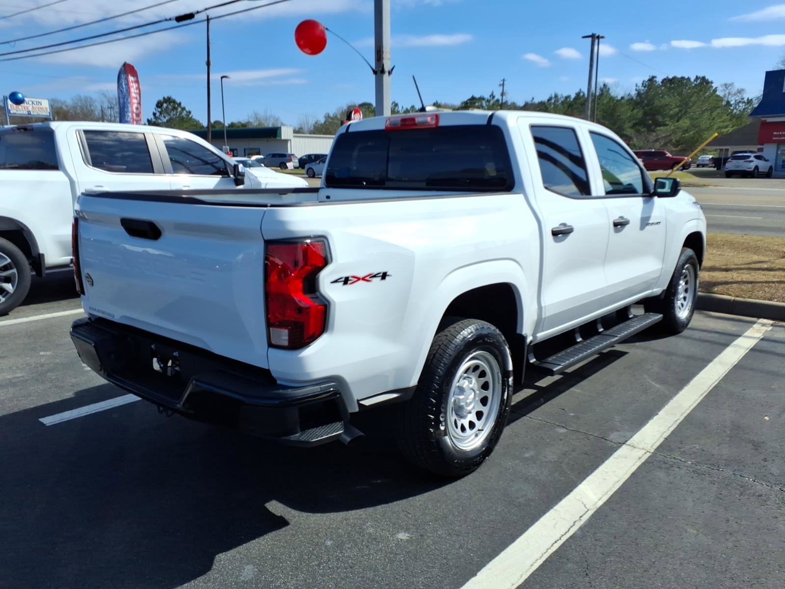 Used 2025 Chevrolet Colorado W/T AWD/4WD image 15