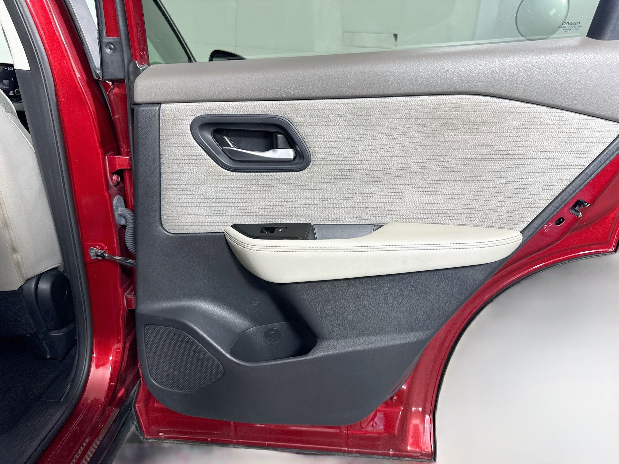 Used 2022 Nissan Rogue SV FWD image 28