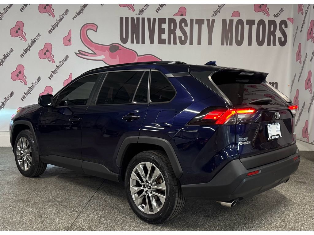 Used 2020 Toyota RAV4 XLE Premium image 12