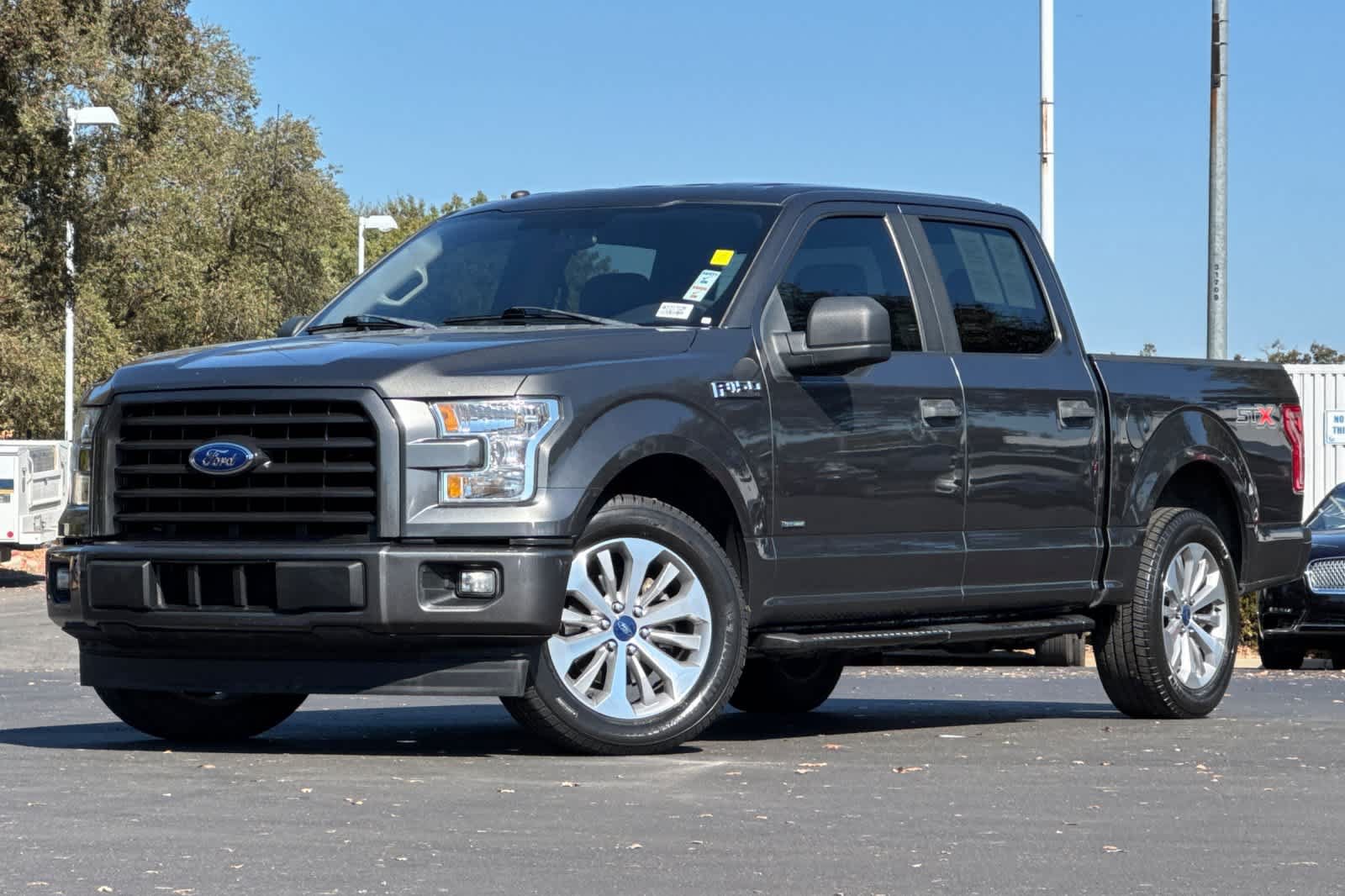 Used 2017 Ford F150 XL w/ Equipment Group 101A Mid RWD image 1