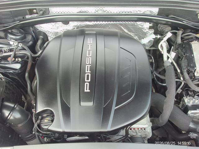 Used 2020 Porsche Macan AWD/4WD image 9