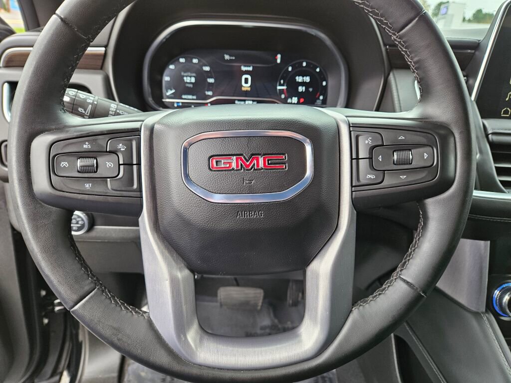 Used 2024 GMC Yukon XL SLE image 21