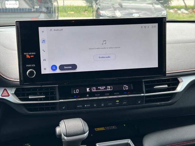 Certified 2025 Toyota Sienna XSE image 22