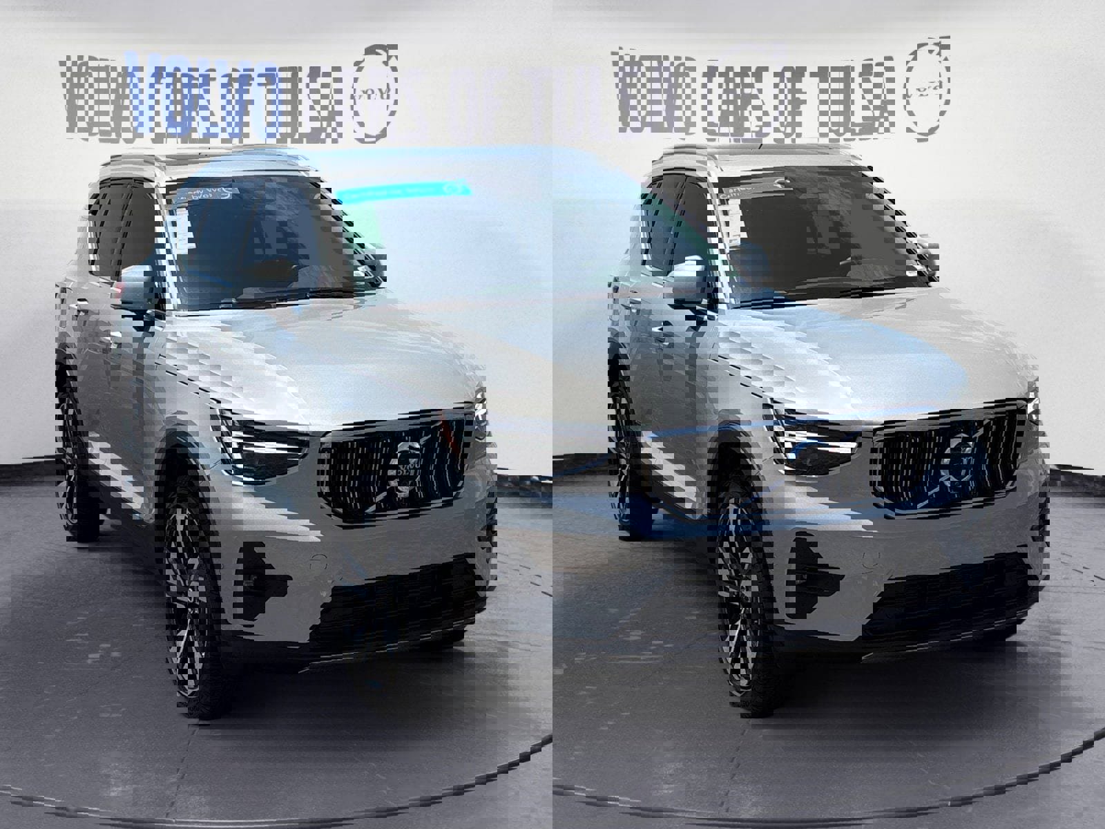New 2025 Volvo XC40 B5 Plus w/ Protection Package Premier image 7