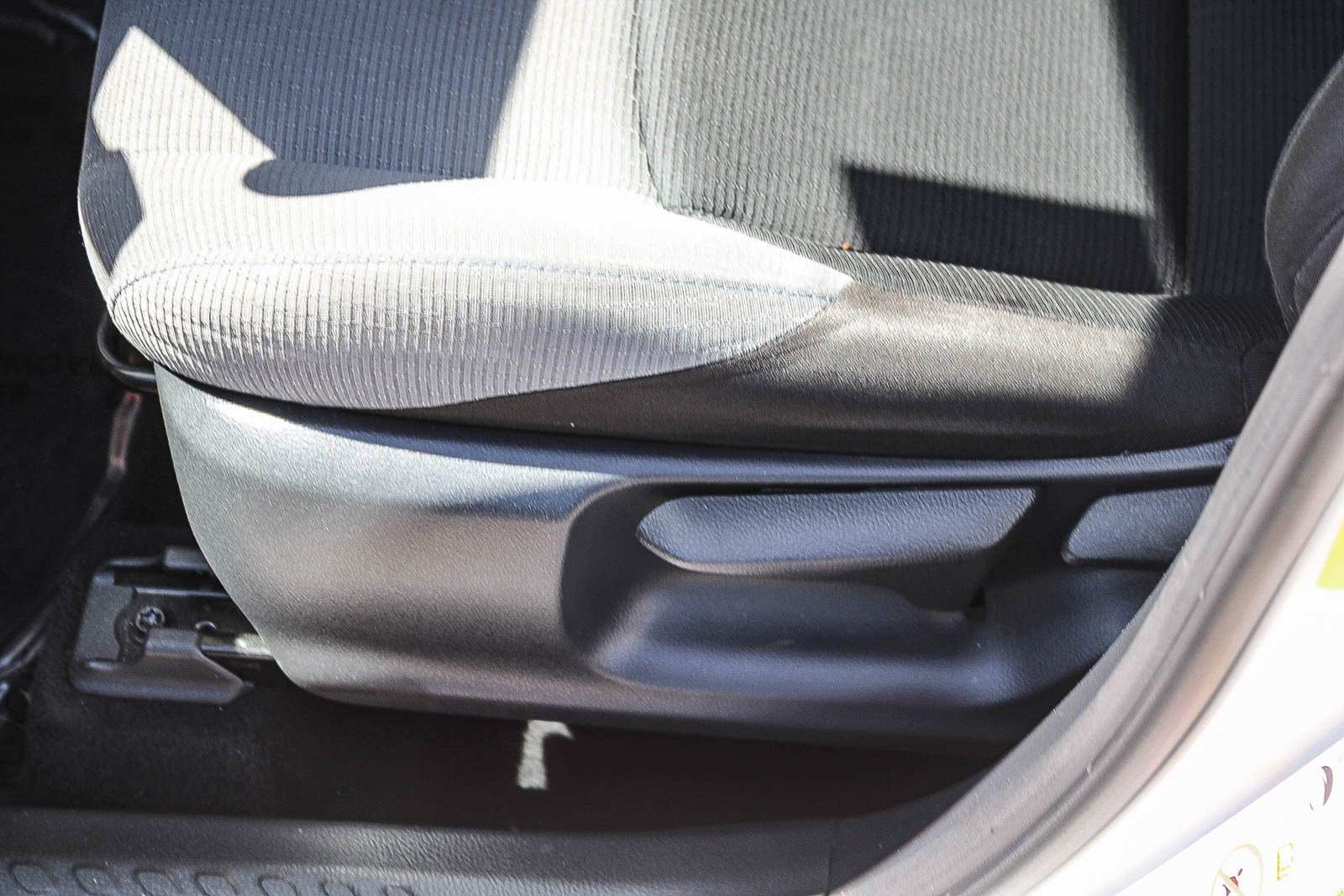 Certified 2019 Toyota C-HR XLE FWD image 23