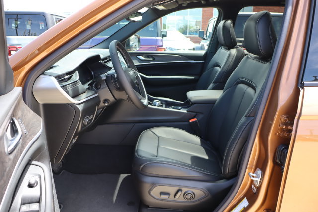 New 2026 Jeep Grand Cherokee Limited AWD/4WD image 15