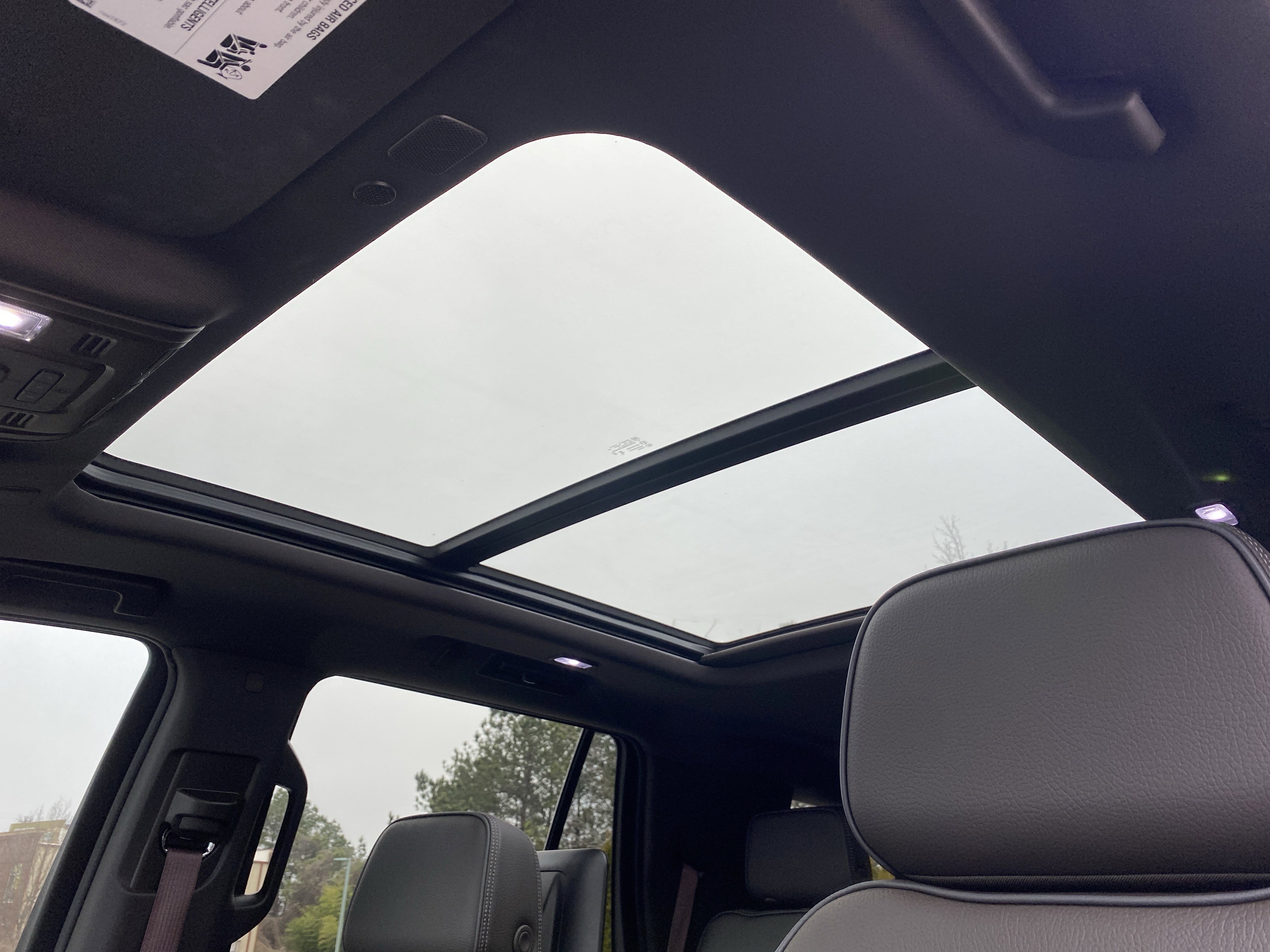 Used 2024 GMC Yukon Denali w/ Denali Reserve Package image 8