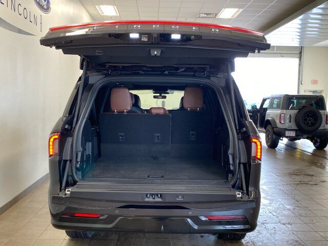 New 2027 Lincoln Navigator L Reserve AWD/4WD image 9