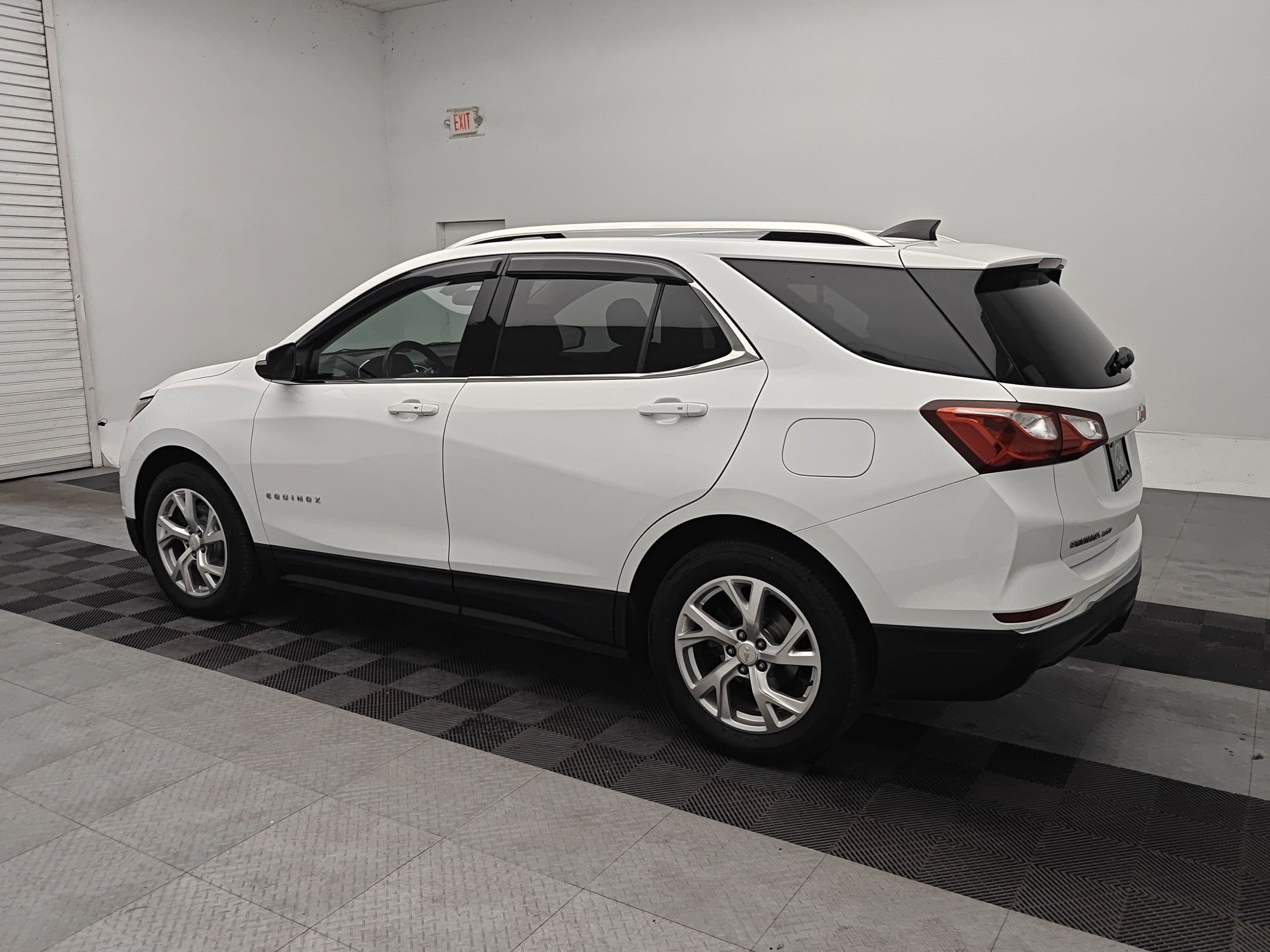 Certified 2019 Chevrolet Equinox LT w/ Sun & Navigation Package AWD/4WD image 3