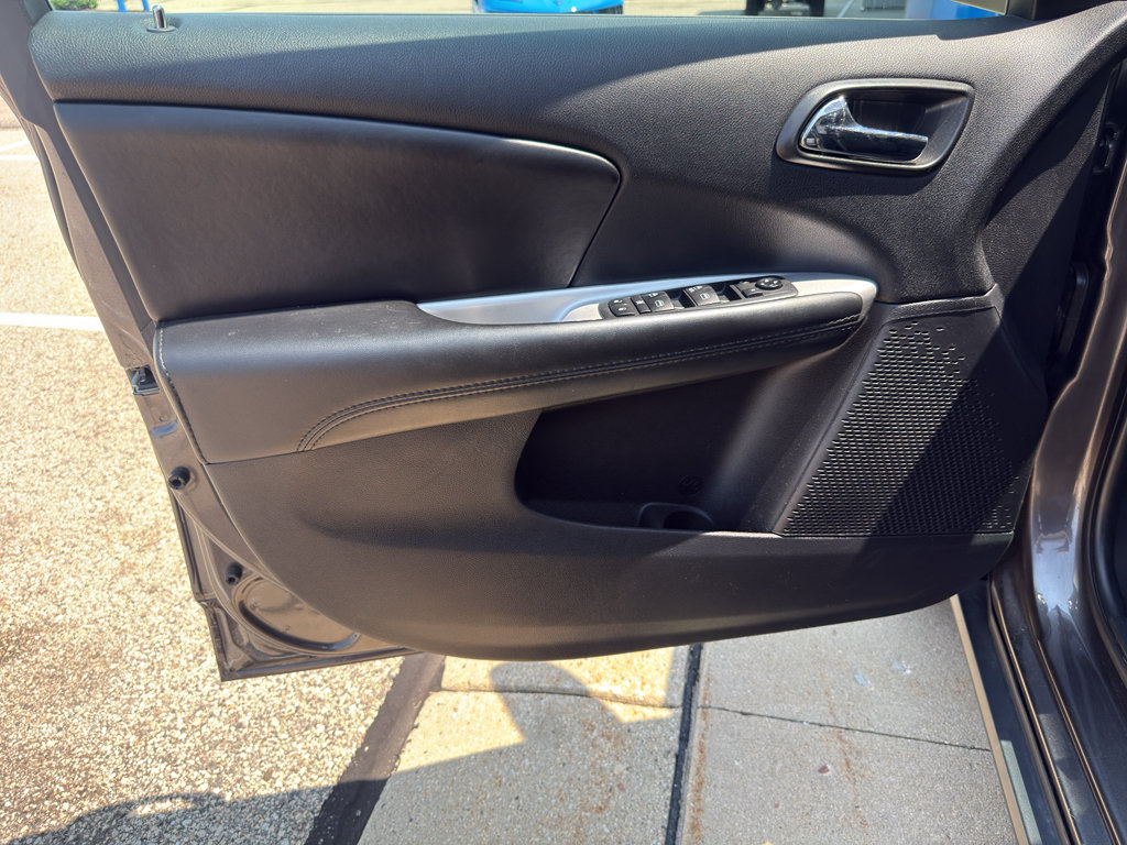 Used 2019 Dodge Journey SE w/ Premium Group FWD image 9