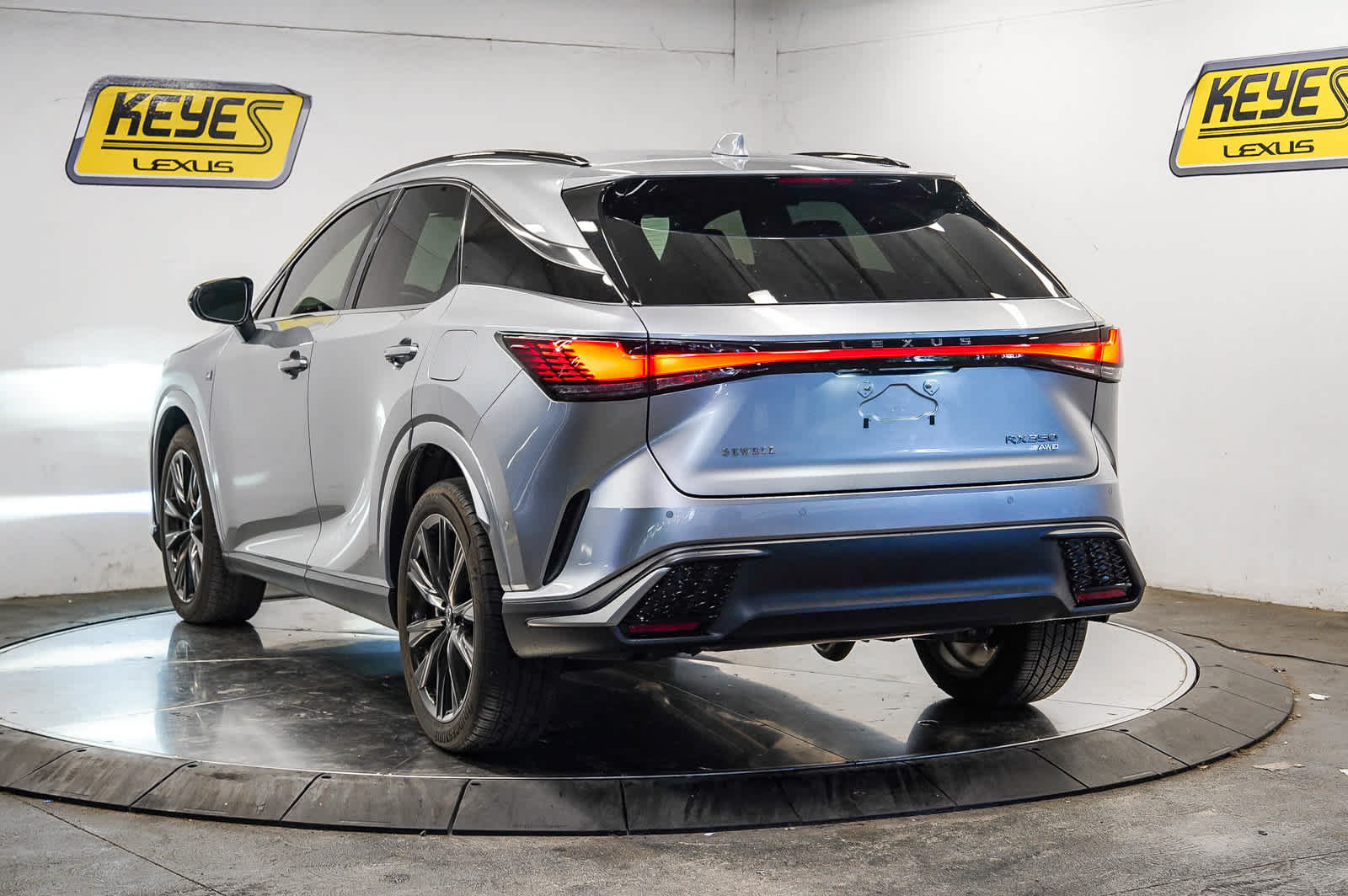 Used 2024 Lexus RX 350 F Sport w/ Convenience Package AWD/4WD image 2