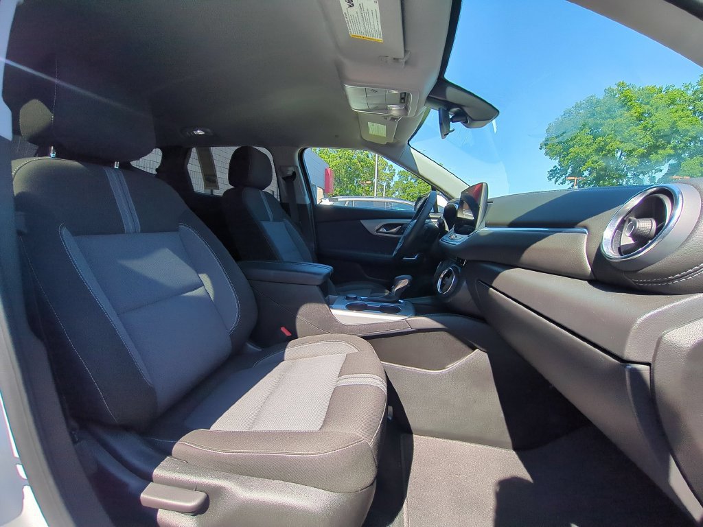 Used 2025 Chevrolet Blazer LT FWD image 31