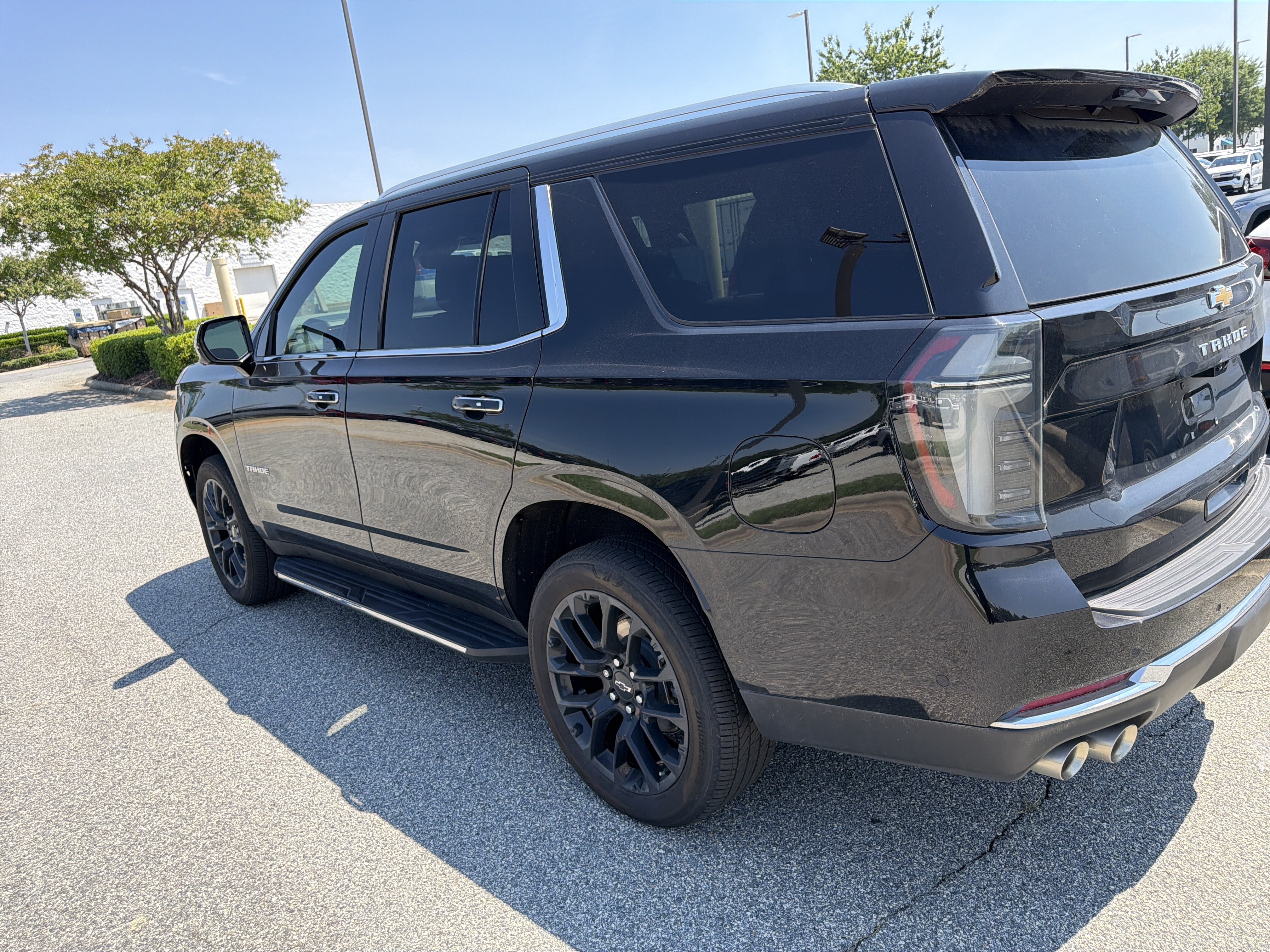 Used 2025 Chevrolet Tahoe Premier AWD/4WD image 8