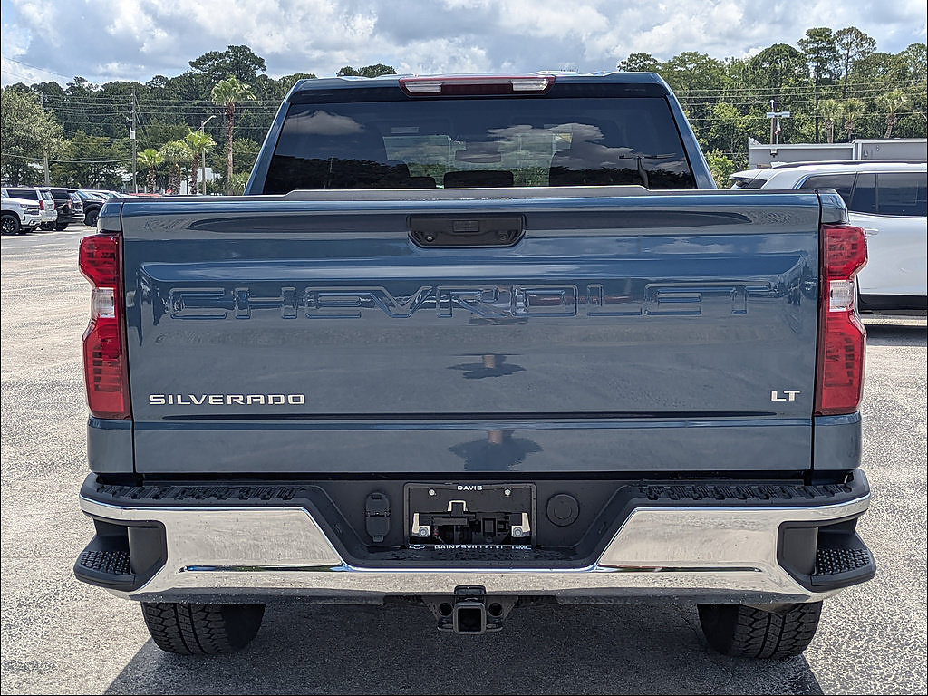 Used 2024 Chevrolet Silverado 1500 LT AWD/4WD image 6