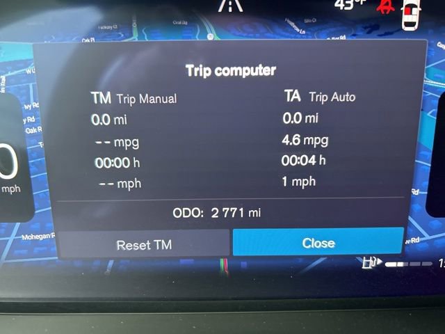 Certified 2025 Volvo XC40 B5 Plus image 21