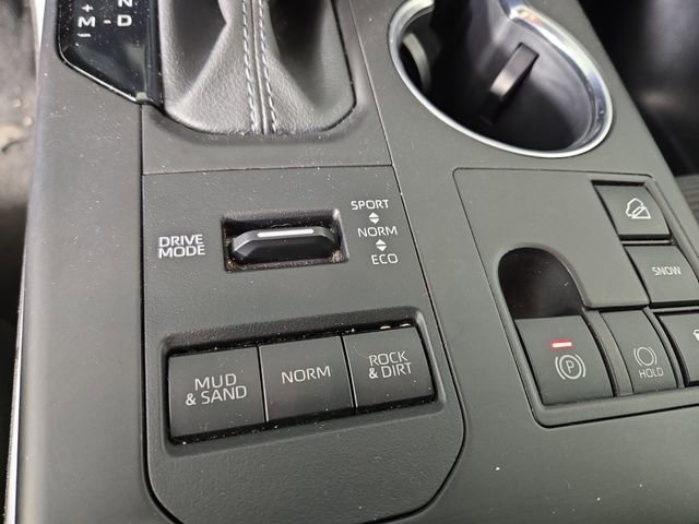 Used 2025 Toyota Highlander LE AWD/4WD image 27