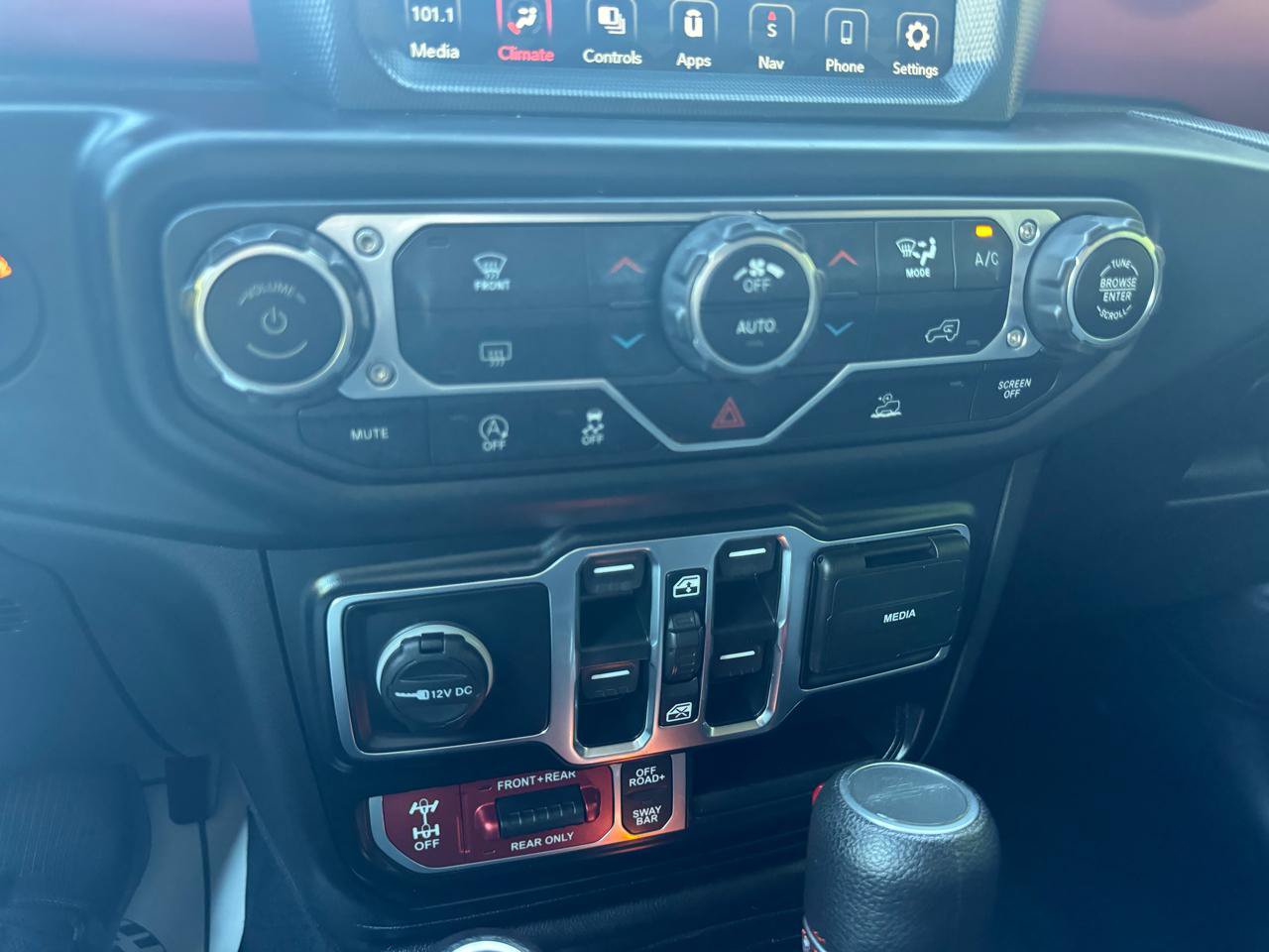 Used 2022 Jeep Gladiator Rubicon AWD/4WD image 34