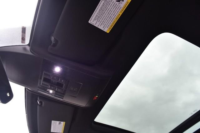 Used 2023 Volkswagen Atlas Cross Sport SEL image 21