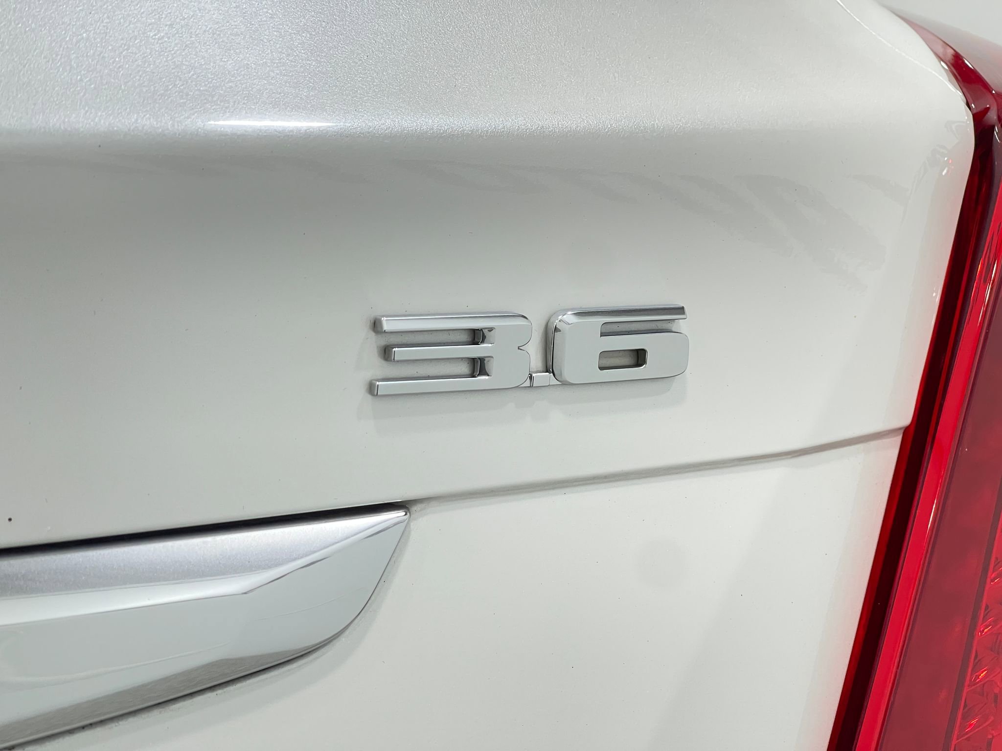 Used 2017 Cadillac XT5 Luxury w/ Driver Awareness Package image 40