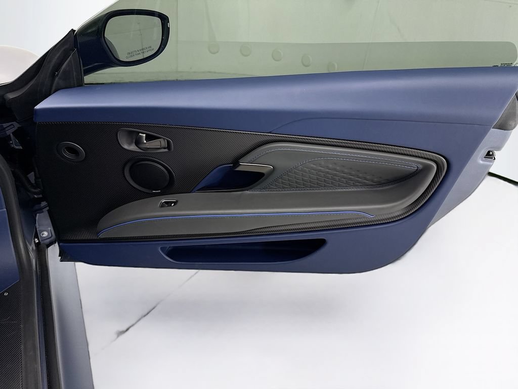 Used 2022 Aston Martin DBS Superleggera RWD image 24