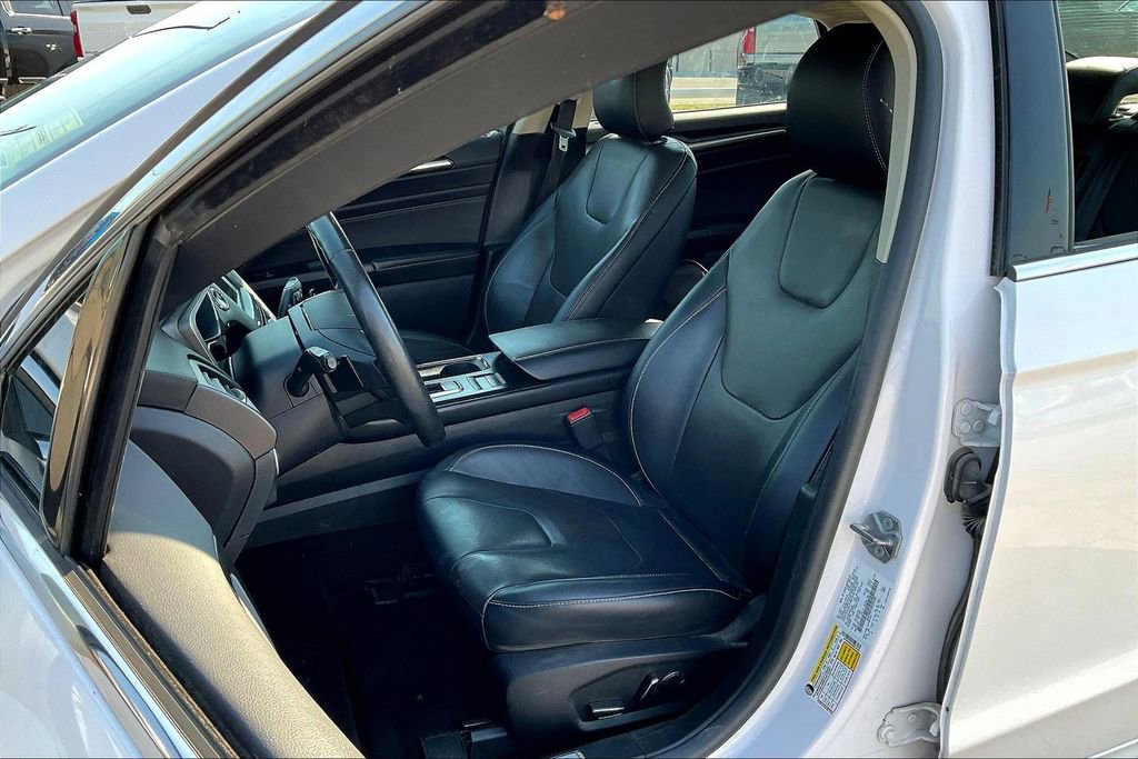 Used 2019 Ford Fusion Titanium image 26