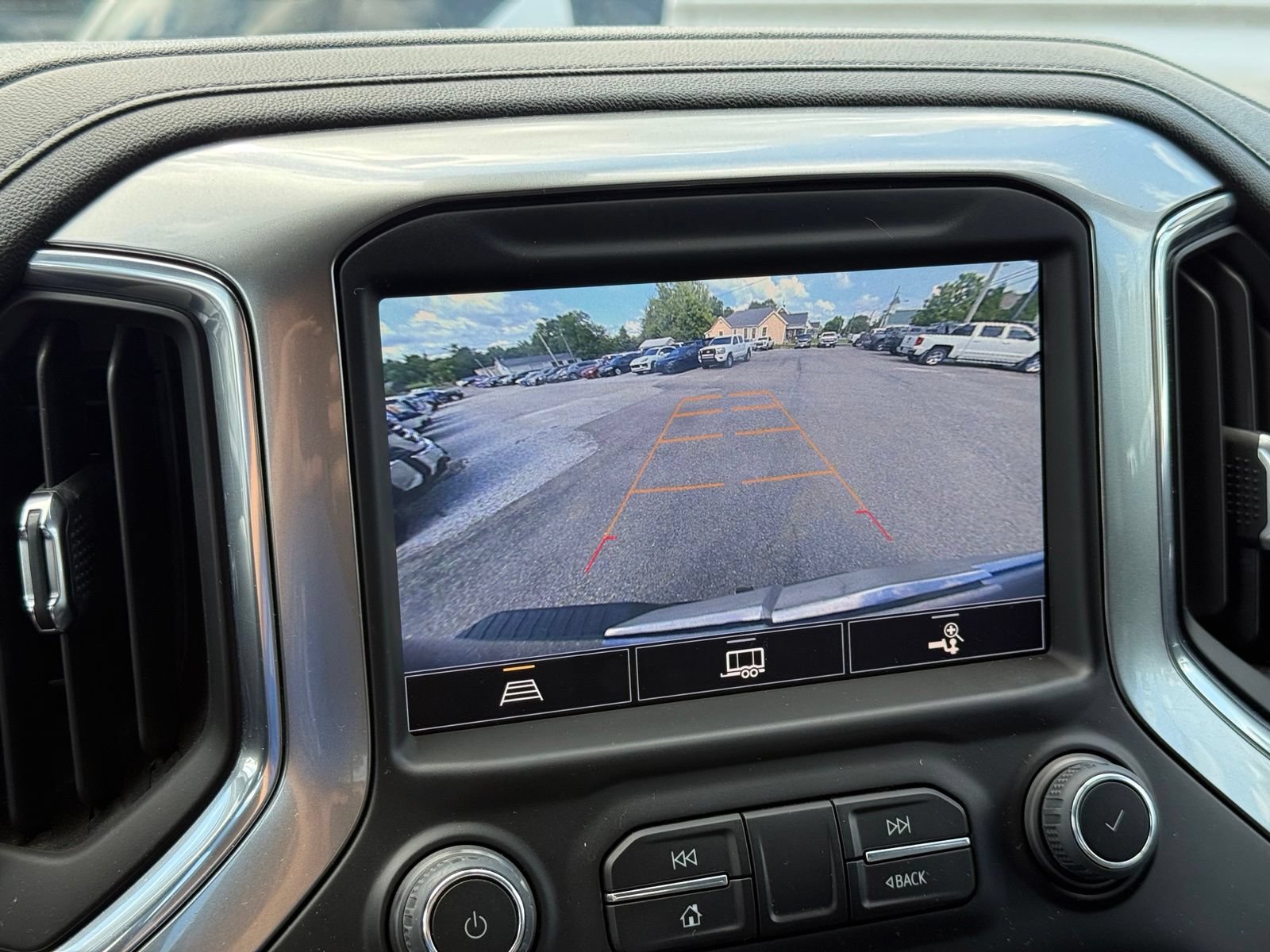 Used 2022 Chevrolet Silverado 1500 LT Trail Boss w/ Convenience Package II AWD/4WD image 32
