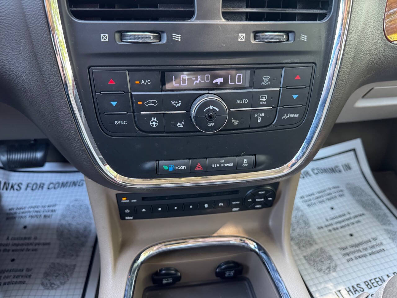 Used 2013 Chrysler Town & Country Touring-L w/ Entertainment Group #2 FWD image 50
