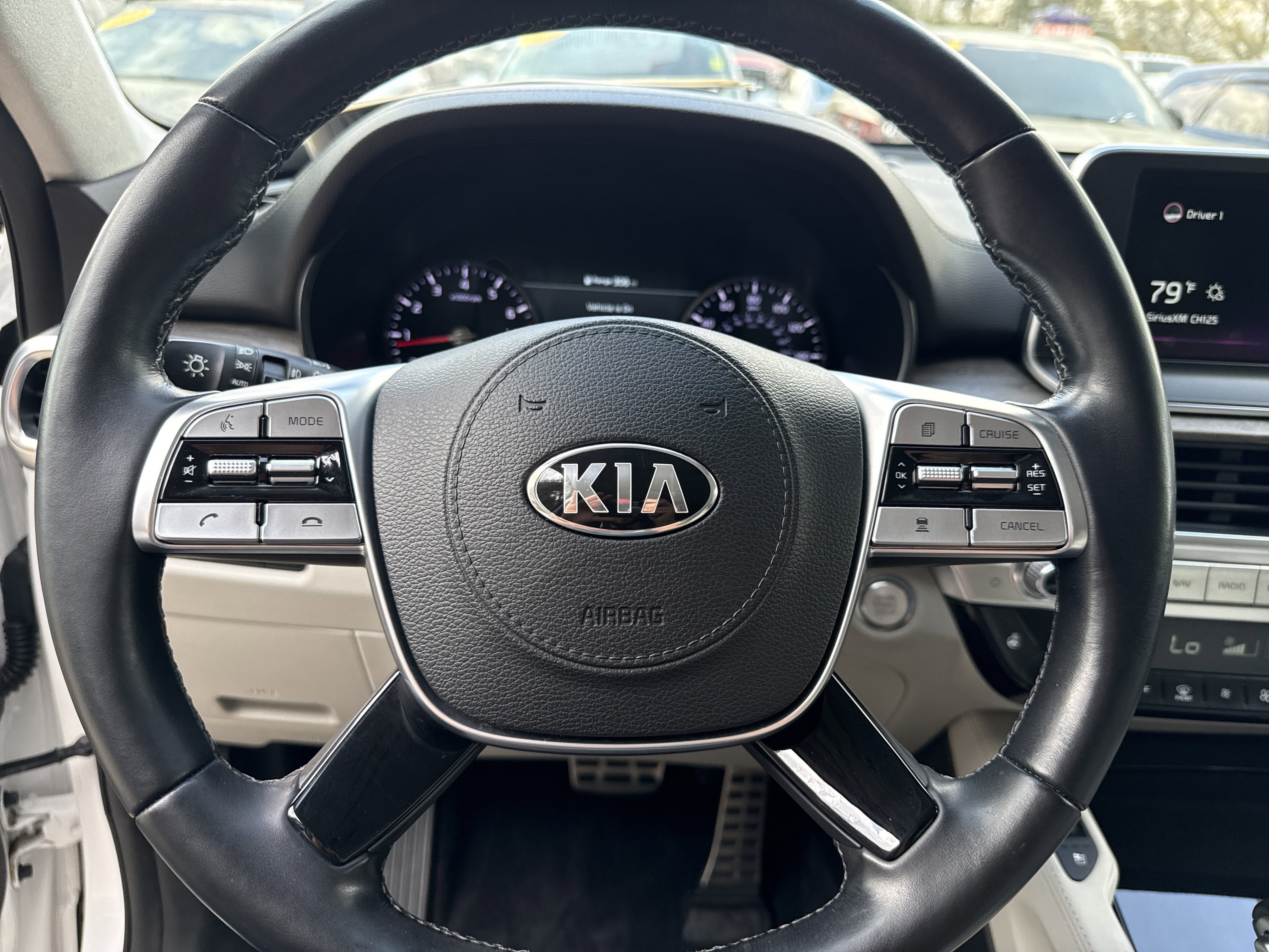 Used 2020 Kia Telluride SX w/ SX Prestige Package image 25
