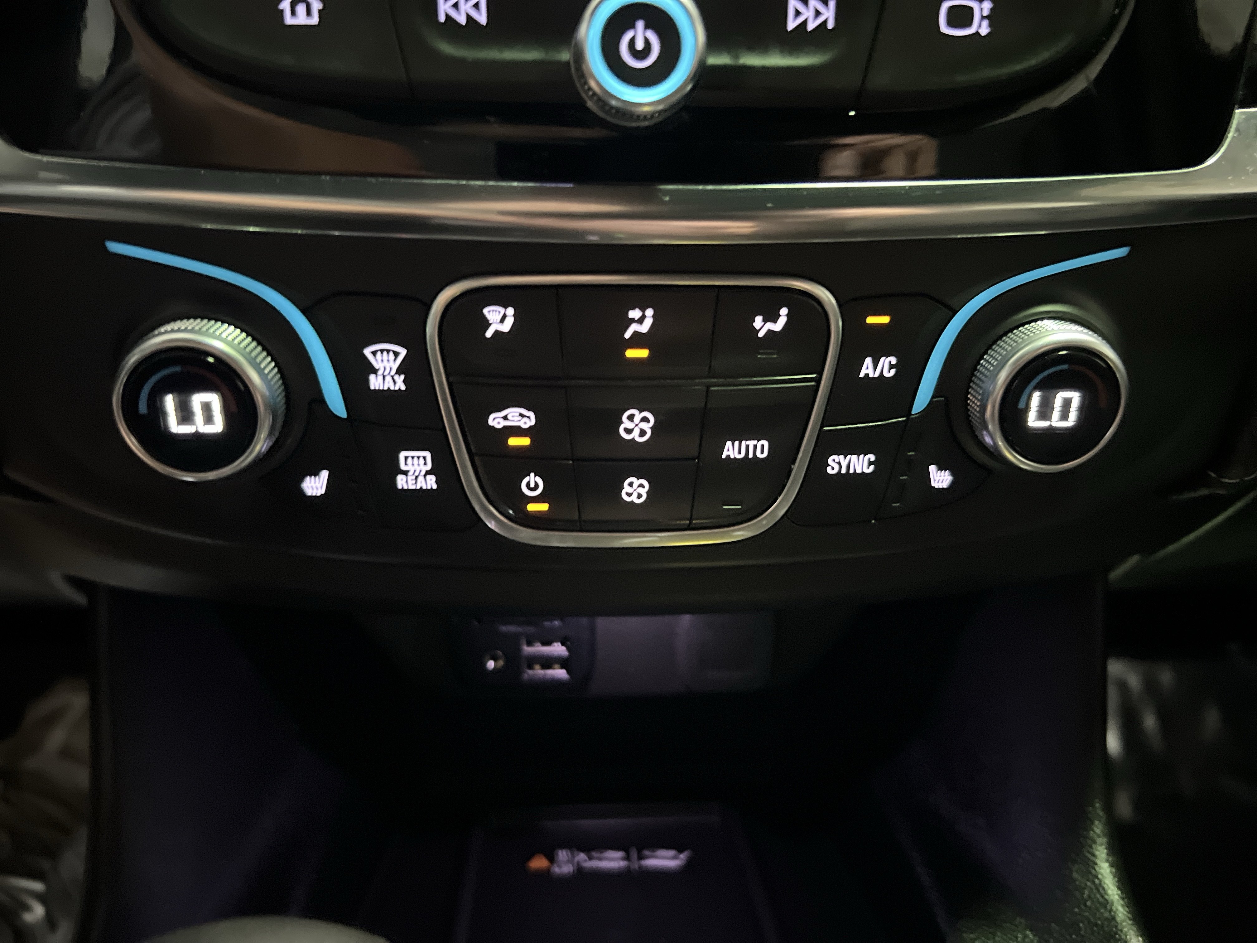 Certified 2023 Chevrolet Traverse LT w/ LT Premium Package AWD/4WD image 22