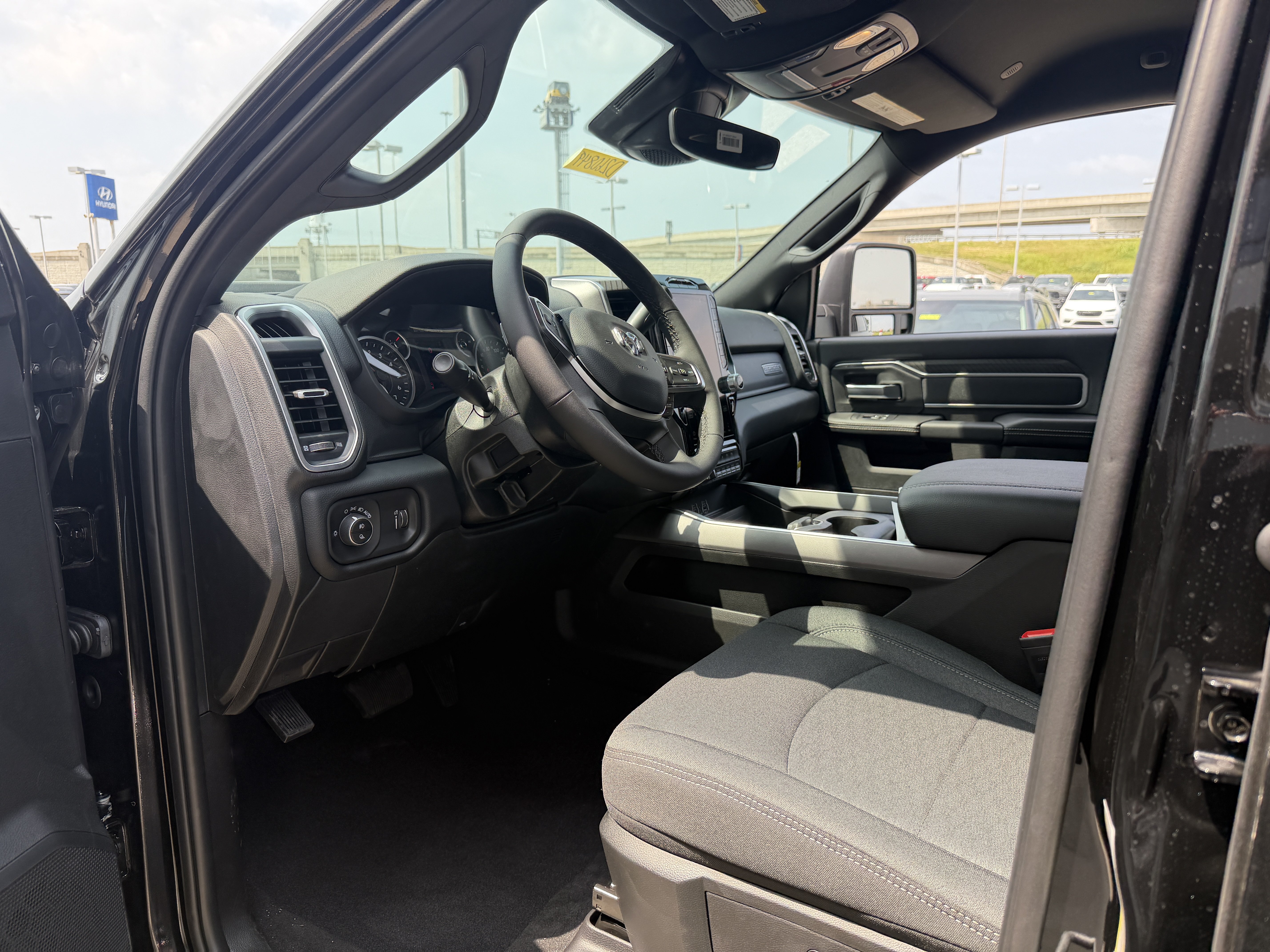 New 2026 RAM 2500 Big Horn AWD/4WD image 31