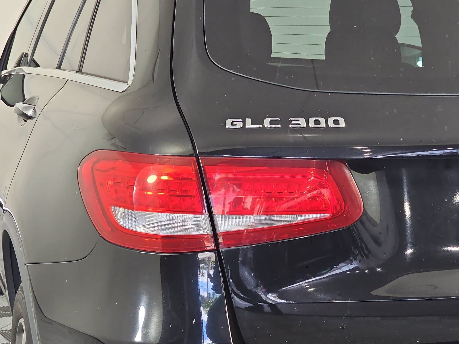Used 2017 Mercedes-Benz GLC 300 4MATIC image 30