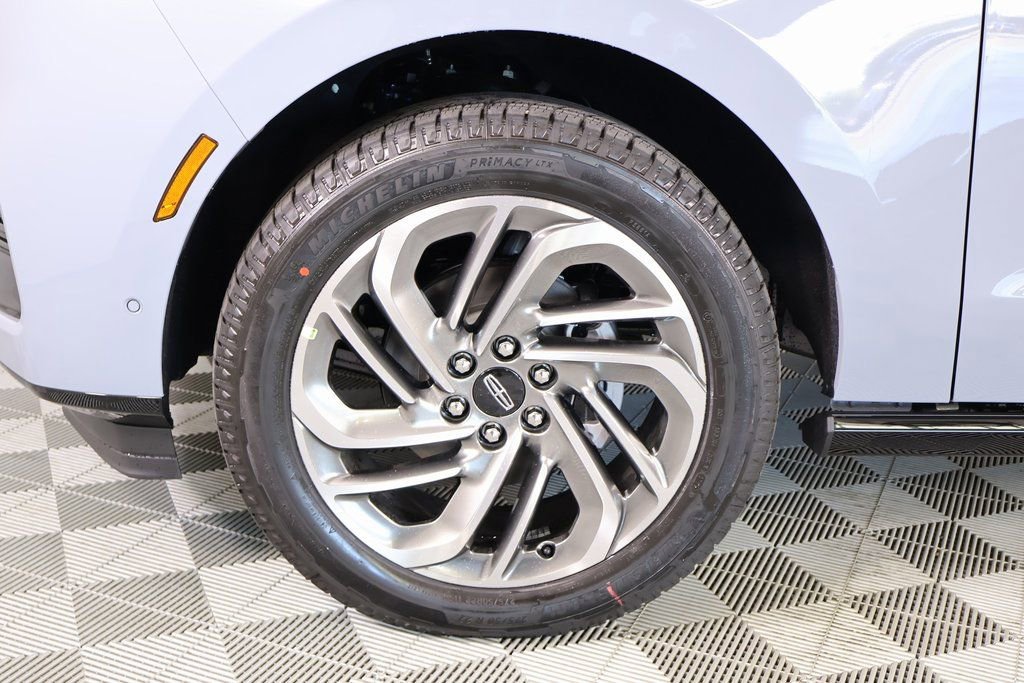New 2025 Lincoln Navigator Reserve AWD/4WD image 19