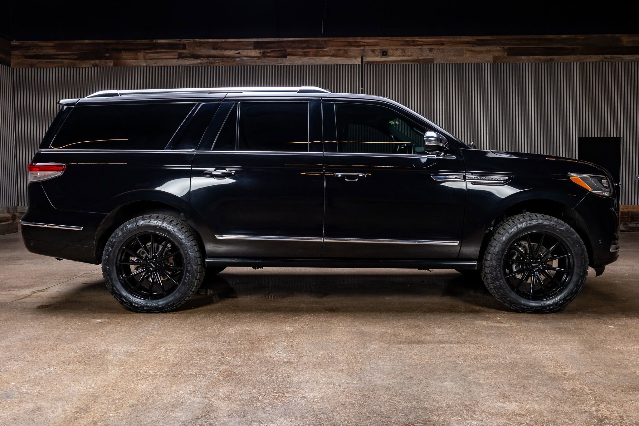 Used 2024 Lincoln Navigator L Black Label image 11