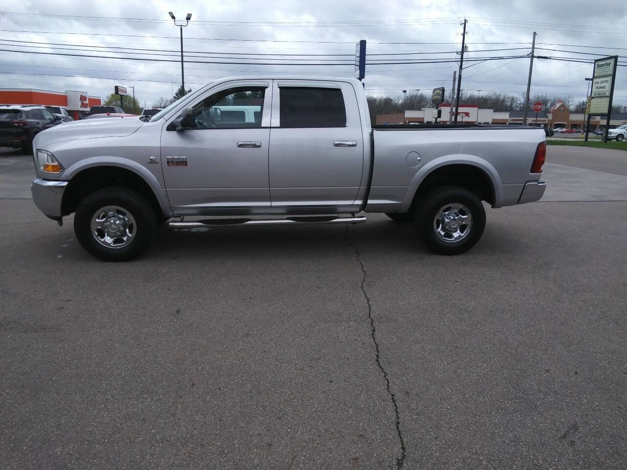 Used 2011 RAM 2500 SLT image 3