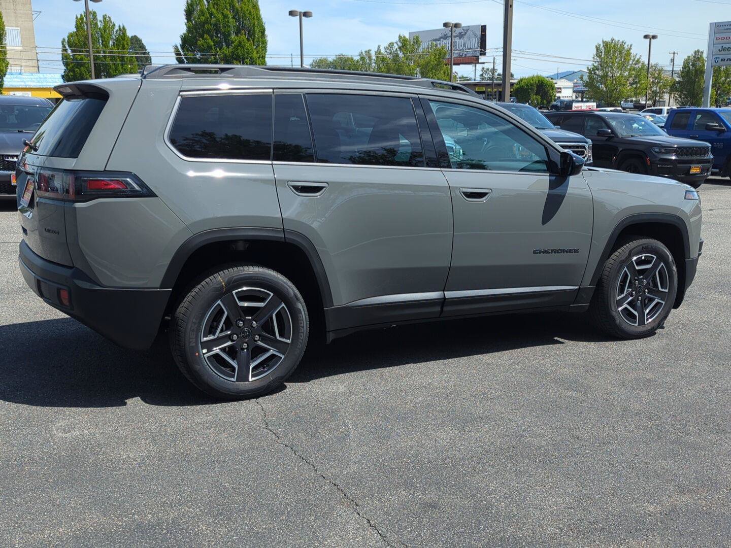 New 2026 Jeep Cherokee Laredo AWD/4WD image 8