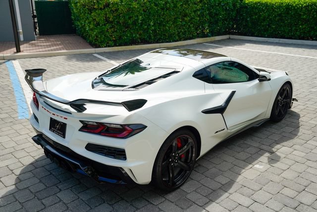 Used 2024 Chevrolet Corvette Z06 w/ Z07 Performance Package RWD image 59