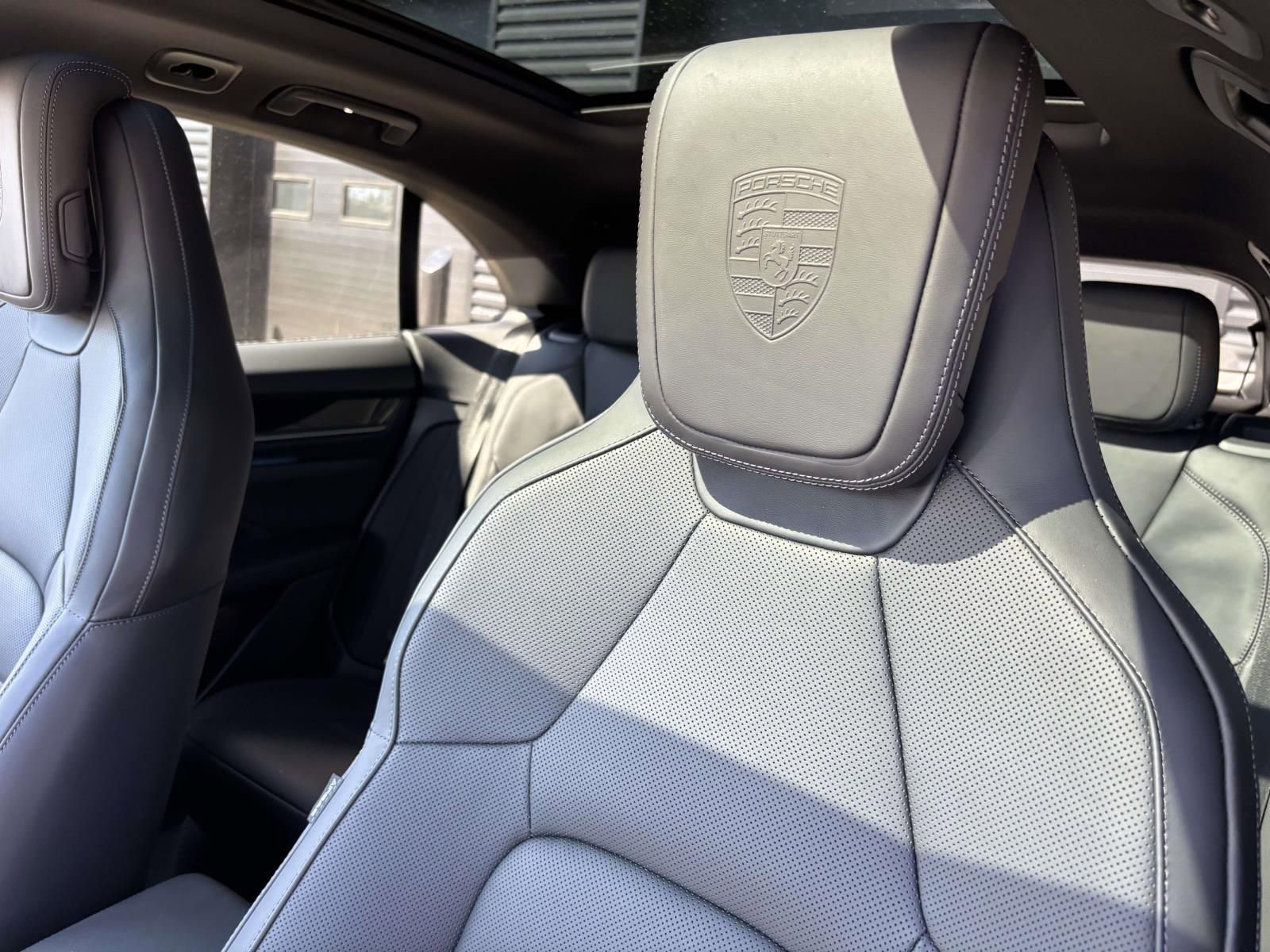 New 2026 Porsche Macan 4 Electric image 21