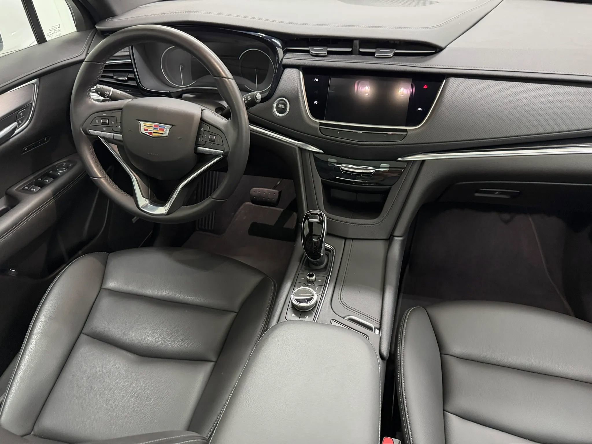 Used 2023 Cadillac XT6 Luxury FWD image 31