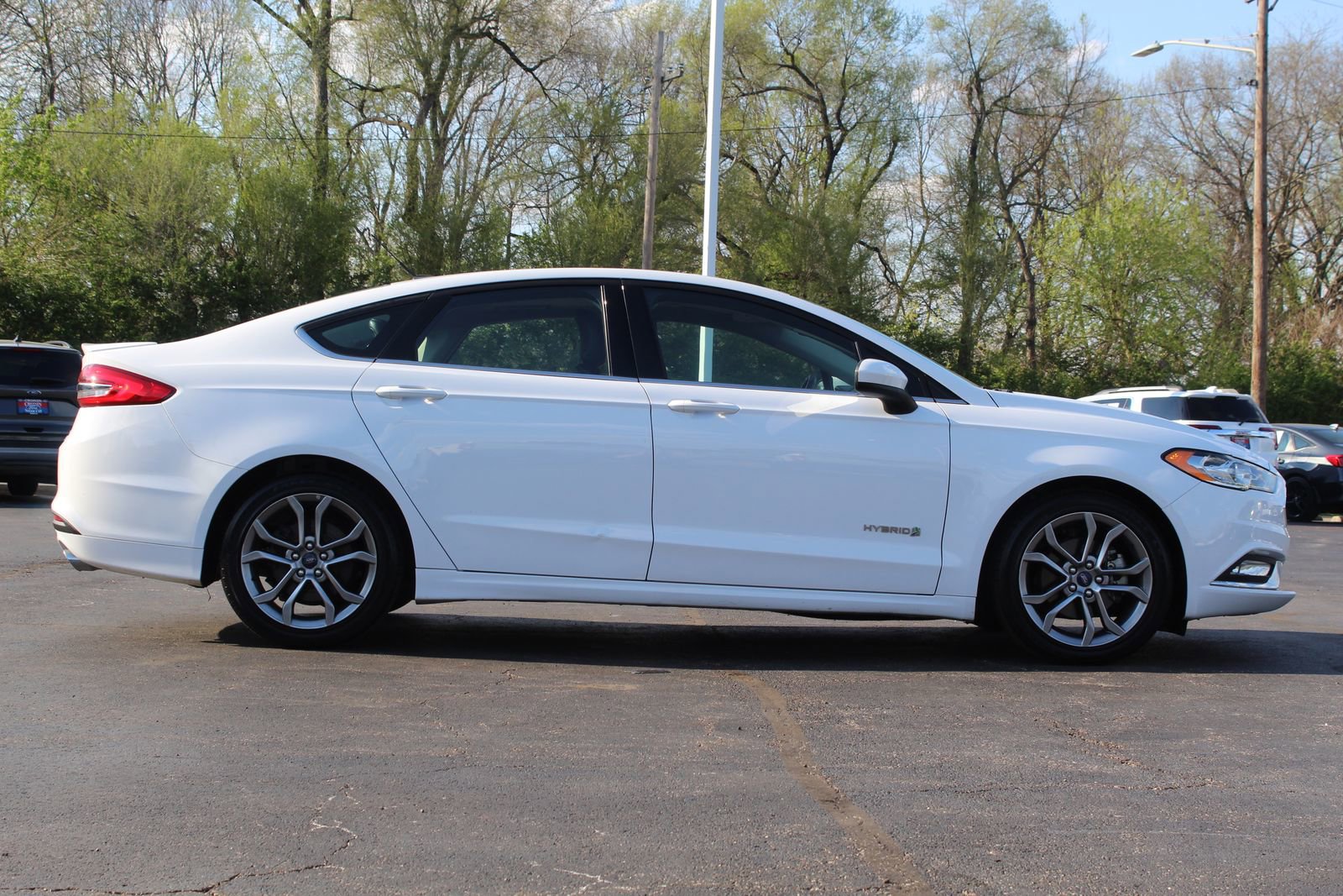 Used 2017 Ford Fusion SE w/ Equipment Group 601A image 5