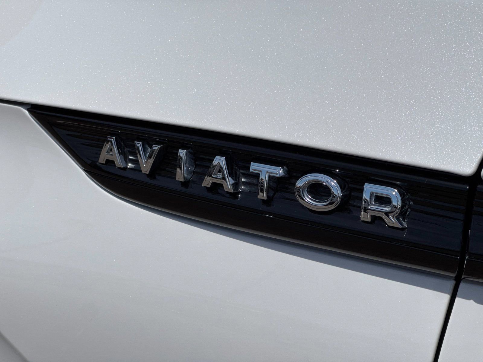Used 2023 Lincoln Aviator Reserve w/ Equipment Group 201A AWD/4WD image 39