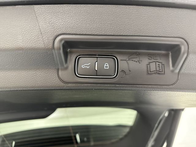 Used 2025 Ford Explorer ST-Line AWD/4WD image 34