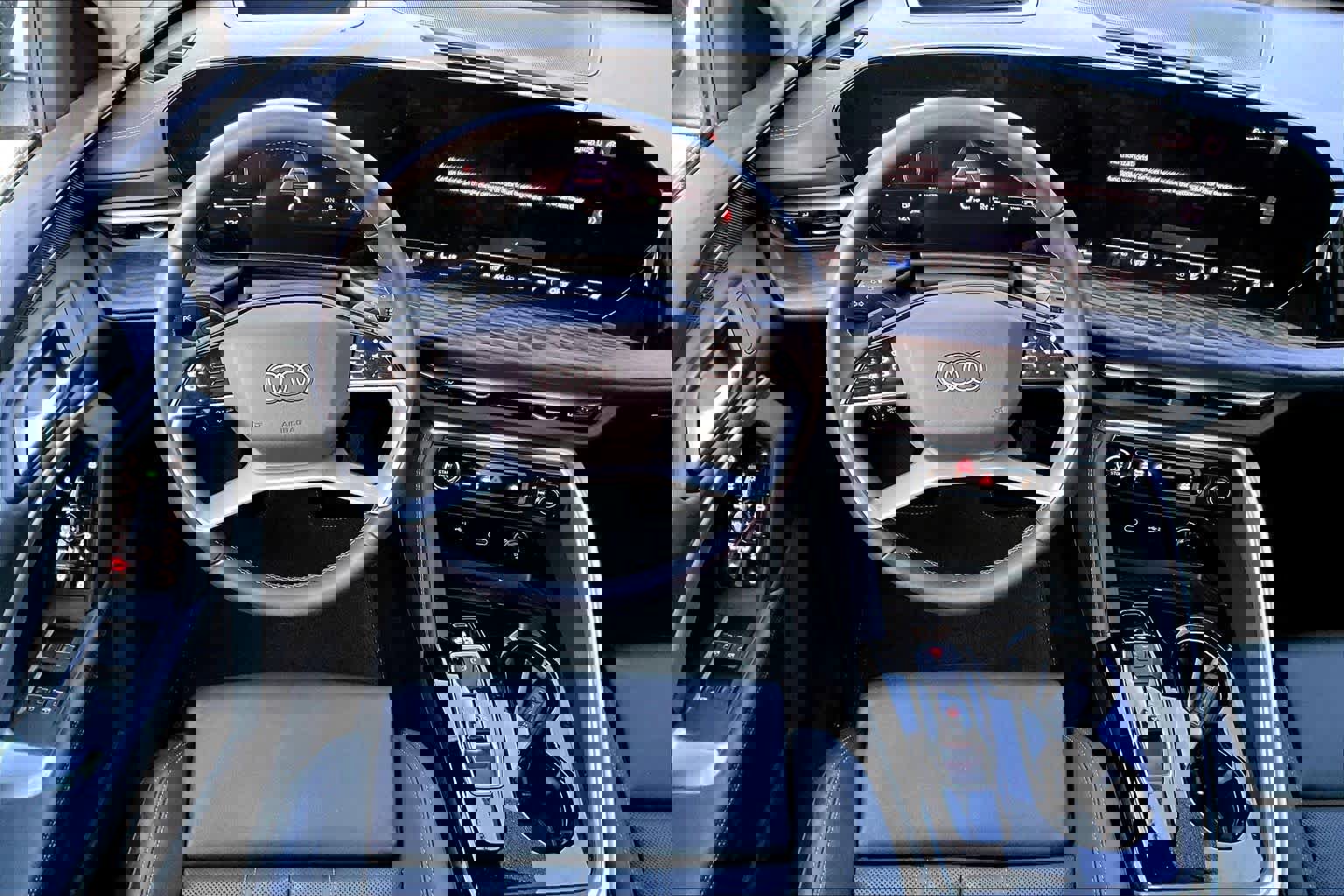 Used 2025 Audi Q5 Premium Plus w/ Premium Plus image 6