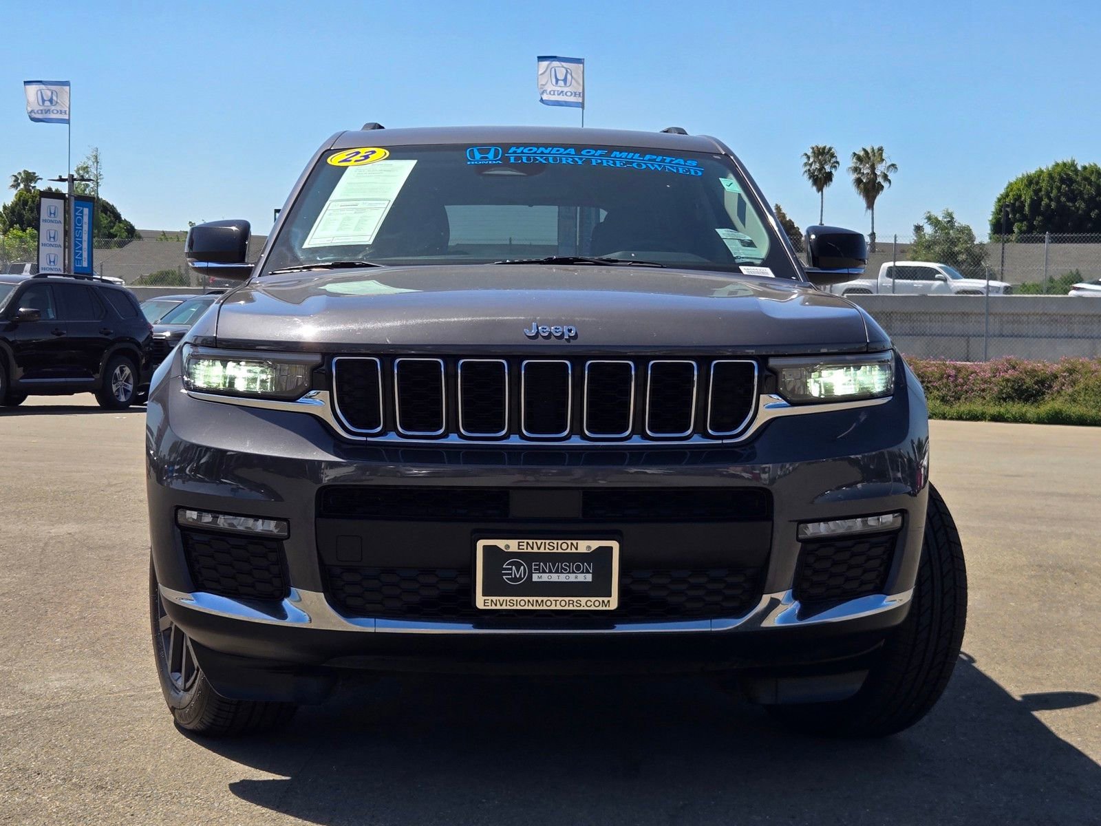 Used 2023 Jeep Grand Cherokee L Limited image 2