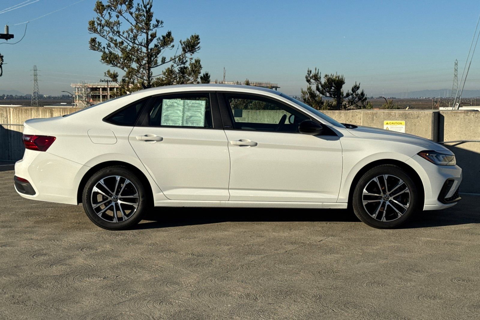 Certified 2025 Volkswagen Jetta Sport image 3