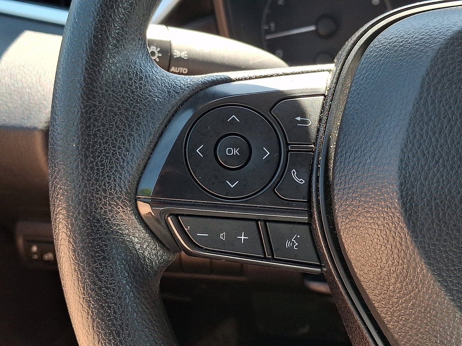 Used 2025 Toyota Corolla LE FWD image 22