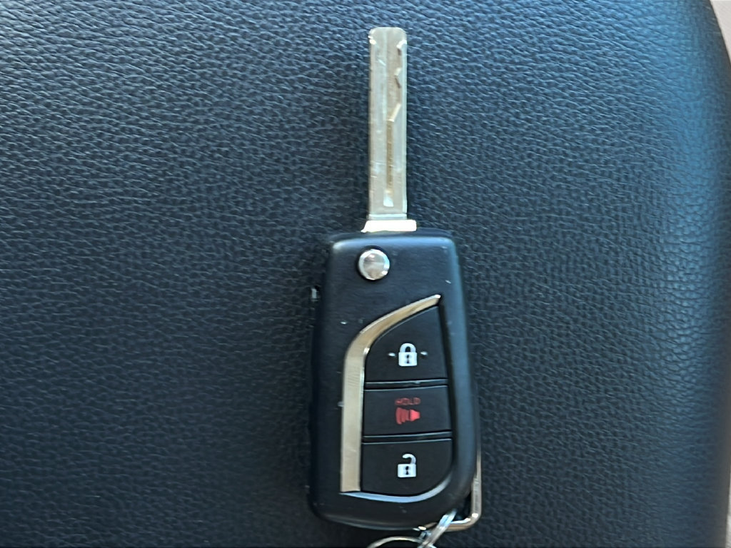 Used 2022 Toyota RAV4 LE AWD/4WD image 26