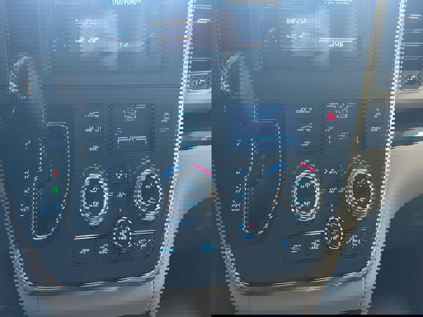 Used 2015 Toyota Sienna XLE w/ XLE Navigation Package FWD image 23